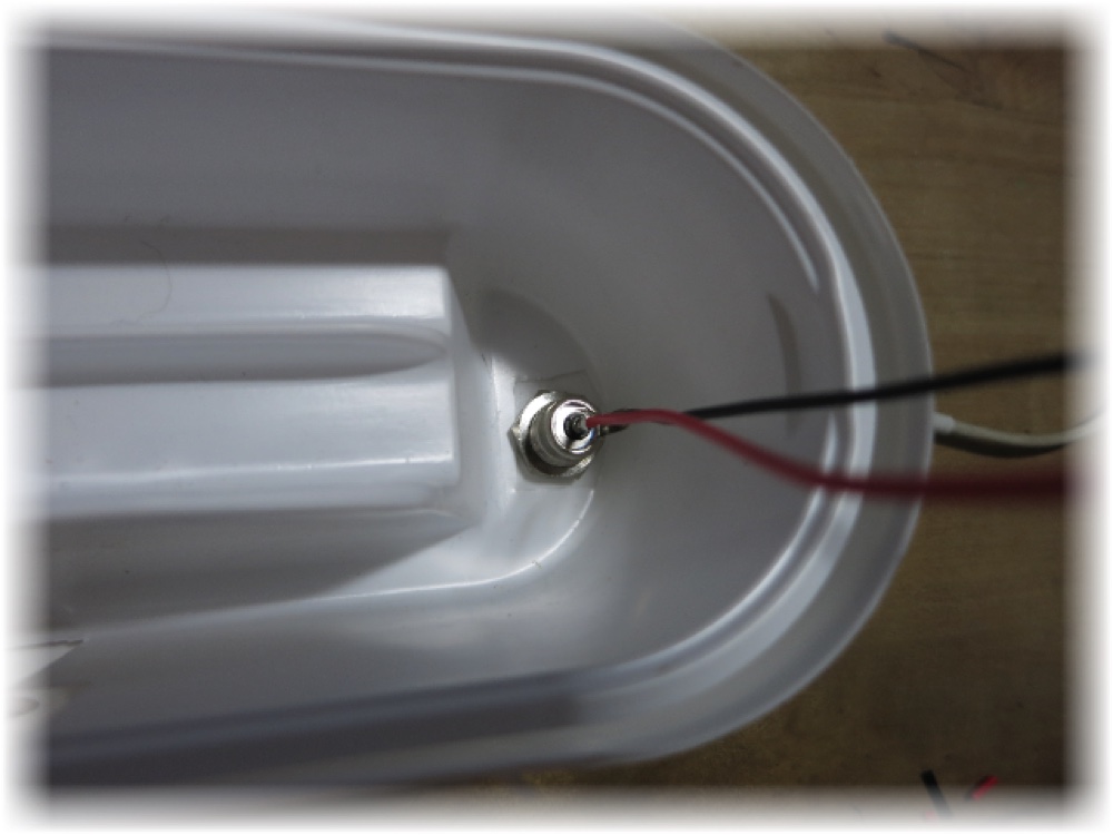 Power connector on the box